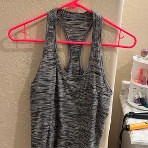 Cyber stripe tank size 4